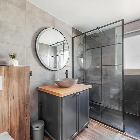 Lovely In With Wifi Apartment